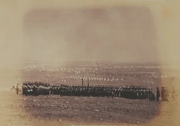 El teniente coronel Thomas Shadforth y el 57.º Regimiento de Infantería (West Middlesex), de un álbum de 52 fotografías relacionadas con la Guerra de Crimea